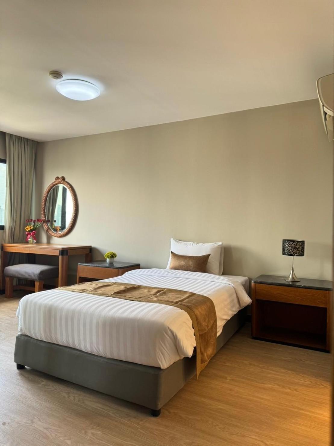 Appartamento United Tower Thonglor By Aspira Bangkok Esterno foto