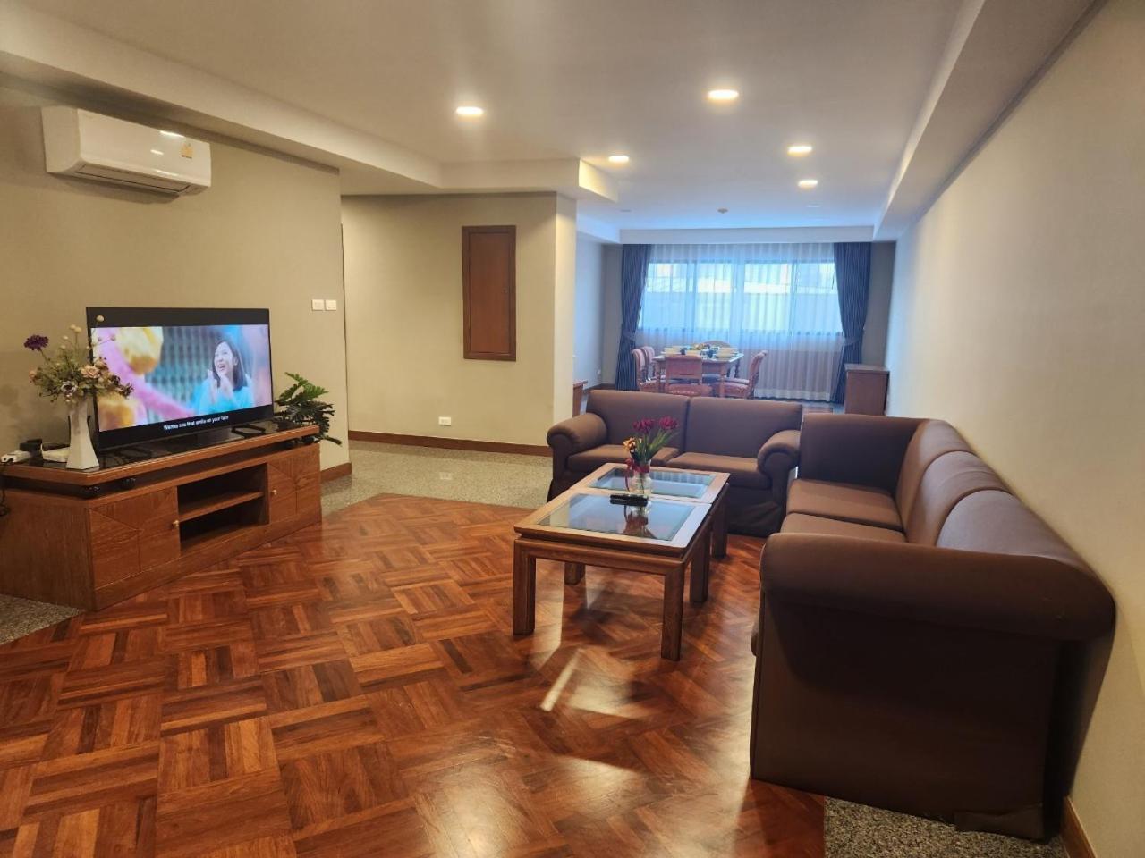 Appartamento United Tower Thonglor By Aspira Bangkok Esterno foto