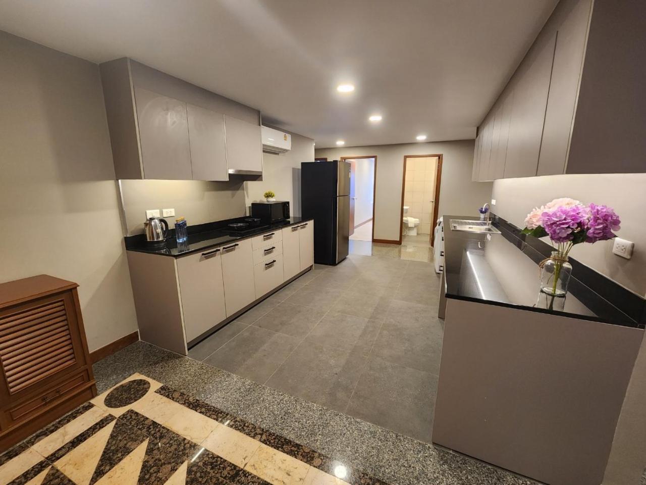 Appartamento United Tower Thonglor By Aspira Bangkok Esterno foto